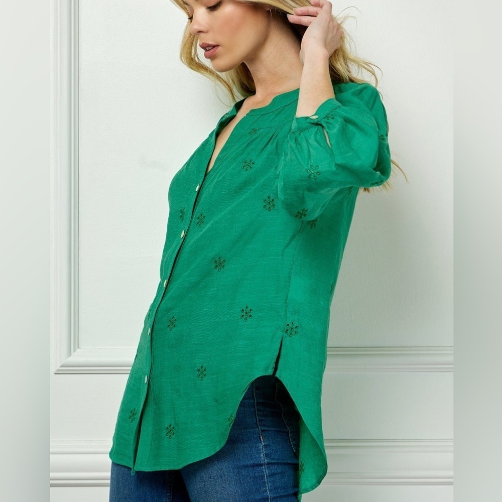 Figueroa & Flower | Kelly Green Button Front Blouse with Eyelet Detail, Size L
